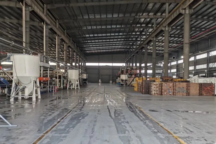 Unité de production à grande échelle fabriquant des caisses palettes